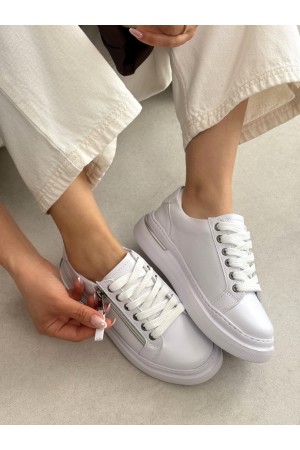 Beyaz yanı fermuar detaylı spor ayakkabı
