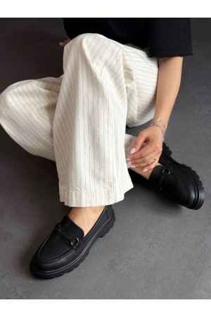 Siyah tokalı loafer 