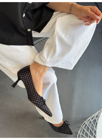 Puantiyeli siyah Stiletto