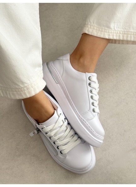 Beyaz yanı fermuar detaylı spor ayakkabı