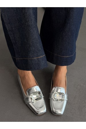 Gümüş taşlı ayakkabı