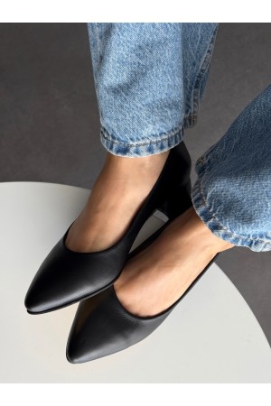 Siyah hafif topuklu ayakkabı 