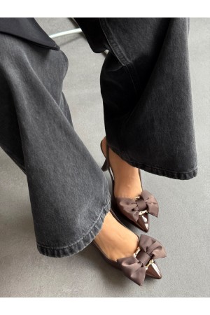 Acı kahve fiyonklu topuklu ayakkabı 