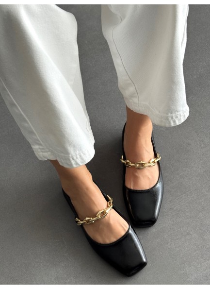 SC0062 Siyah küt kalıp gold aksesuarlı babet