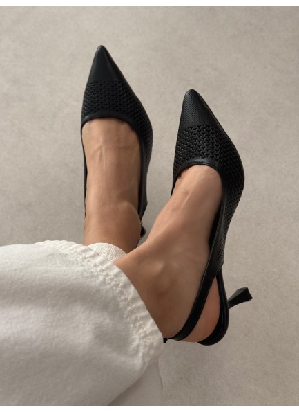 Siyah lazer kesim topuklu ayakkabı 