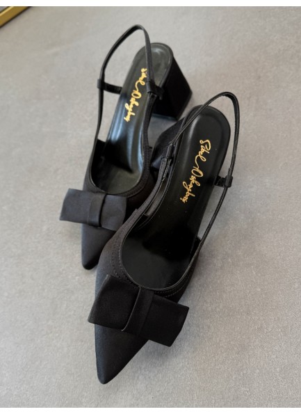 Fiyonklu mat saten topuklu ayakkabı 