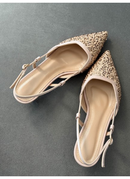 Bej pullu topuklu ayakkabı 