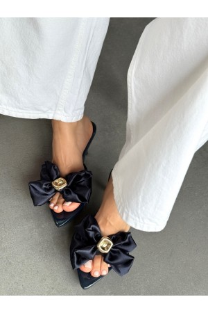 Lacivert fiyonklu terlik 