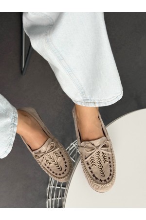 Bej nakışlı loafer ayakkabı 