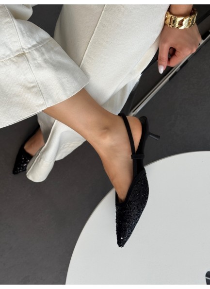 Siyah pullu topuklu ayakkabı 