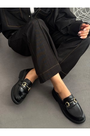 Siyah tokalı loafer ayakkabı 