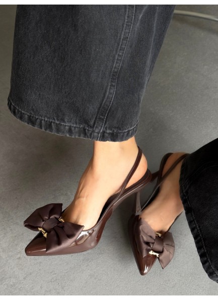 Acı kahve fiyonklu topuklu ayakkabı 