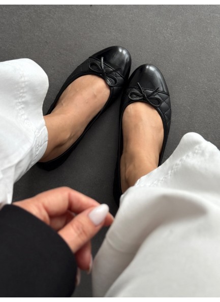 SC0061 Siyah hakiki deri fiyonklu babet