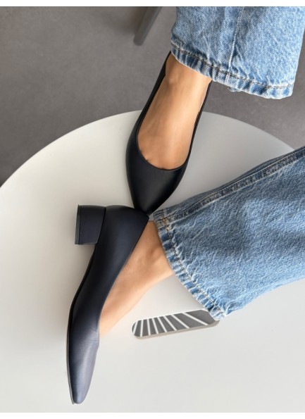 Lacivert hafif topuklu ayakkabı 