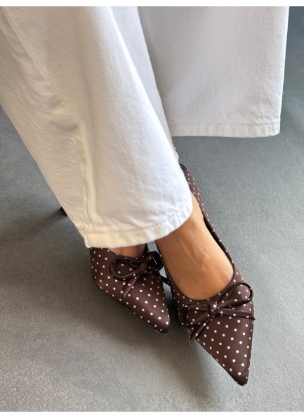 Puantiyeli acı kahve Stiletto