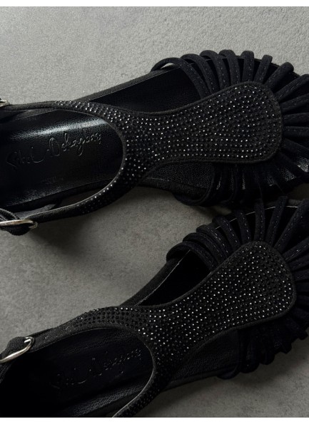 Siyah kafes model ayakkabı 