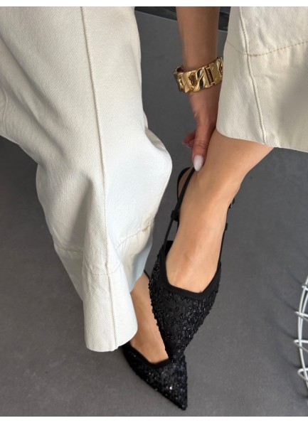 Siyah pullu topuklu ayakkabı 