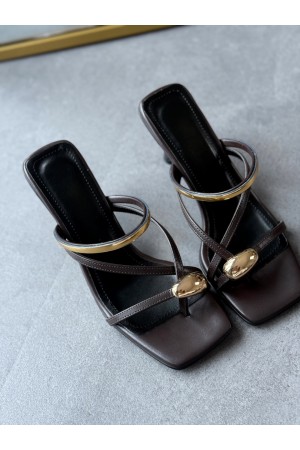 Acı kahve parmak arası terlik