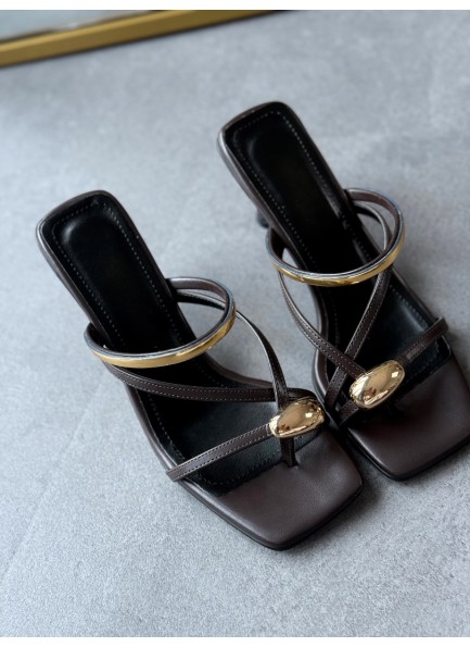 Acı kahve parmak arası terlik